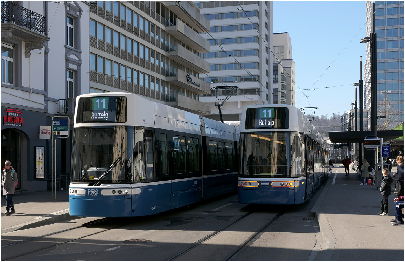 Zwei Flexity Trams - 

... am Bahnhof Oerlikon. Links Flexity 4025, rechts 4073, beide auf der Züricher Linie 11 unterwegs.

08.03.2025 (M)