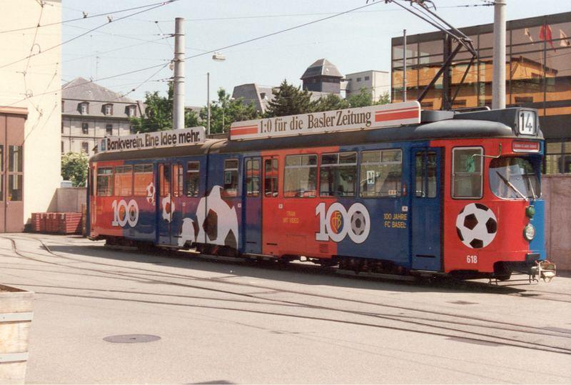  Be 4/6 618 mit Totalwerbung  100 jahre FC Basel .. Foto vom Juni 1993