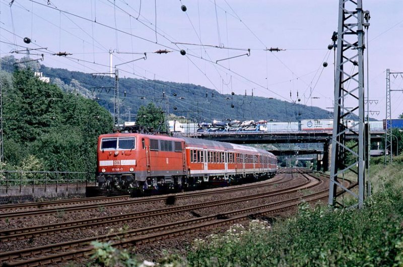  Die 111 146 bei der Durchfahrt in Hagen-Hengstey mit Ziel Dren/ Rhld. Aufn. 2006