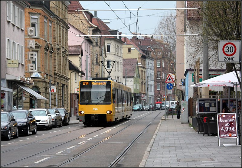 . Durch Heslach -

Blick in die Böblinger Straße nahe der Station Schreiberstraße. 

04.04.2009 (M)