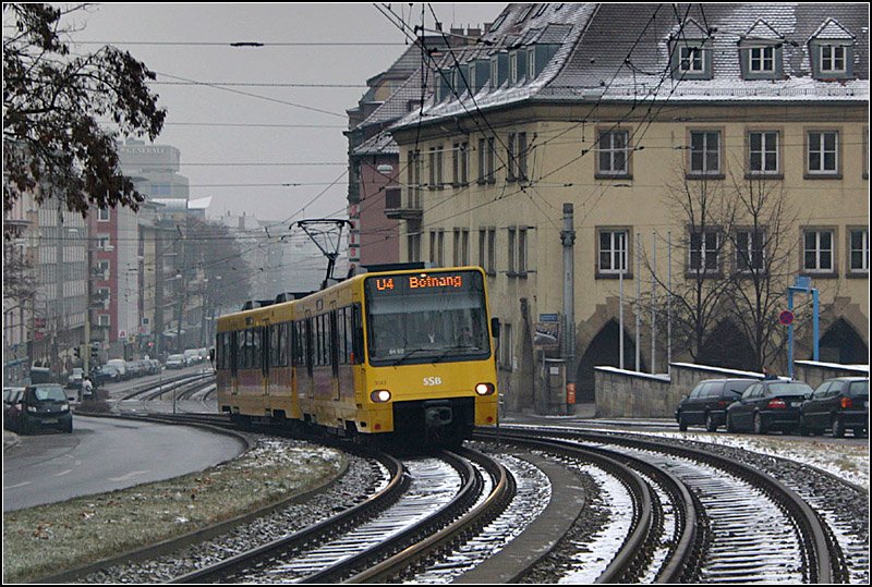 . Durch den Westen -

Ein Zug der Linie U4 in der sanften Steigung zwischen den Haltestellen Schloß-/Johannesstraße und Schwab-/Bebelstraße im Stuttgarter Westen. 

03.02.2006 (M)