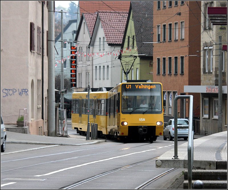 . Enge Ortsdurchfahrt -

Stadtbahnverkehr in der engen Böblinger Straße in Heslach bei der Haltestelle Bihlplatz. 

04.04.2009 (M)