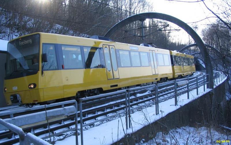 . Fenstertrasse - 

...zwischen den Tunnelstrecken im Bereich Neue Weinsteige auf dem Abschnitt Innenstadt - Degerloch, 

29.01.2005 (J)