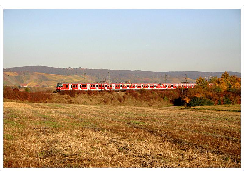 . Herbst im Remstal - S-Bahn-Triebzug der Baureihe 420 zwischen Endersbach und Rommelshausen. 28.10.2005 (Matthias)