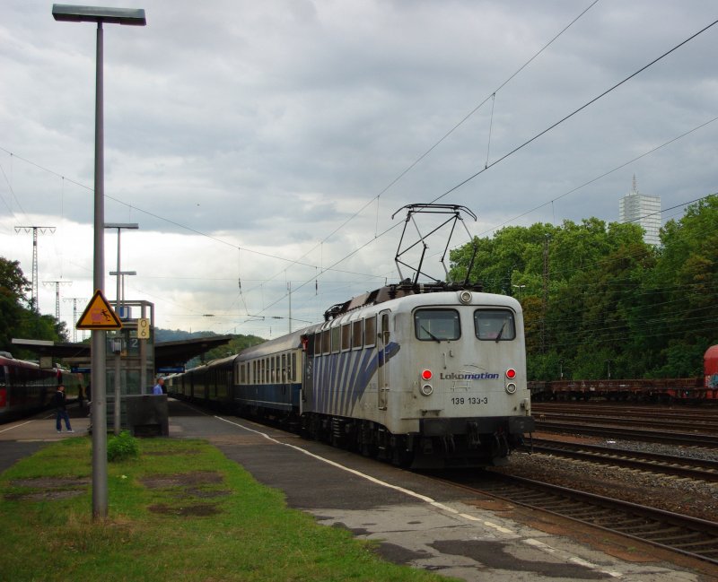 ... Hier der Schieber des DPE 88077 (Nrnberg - Kln): 139 133-3 der Lokomotion. Aufgenommen am 02.09.2009 in Kln West.