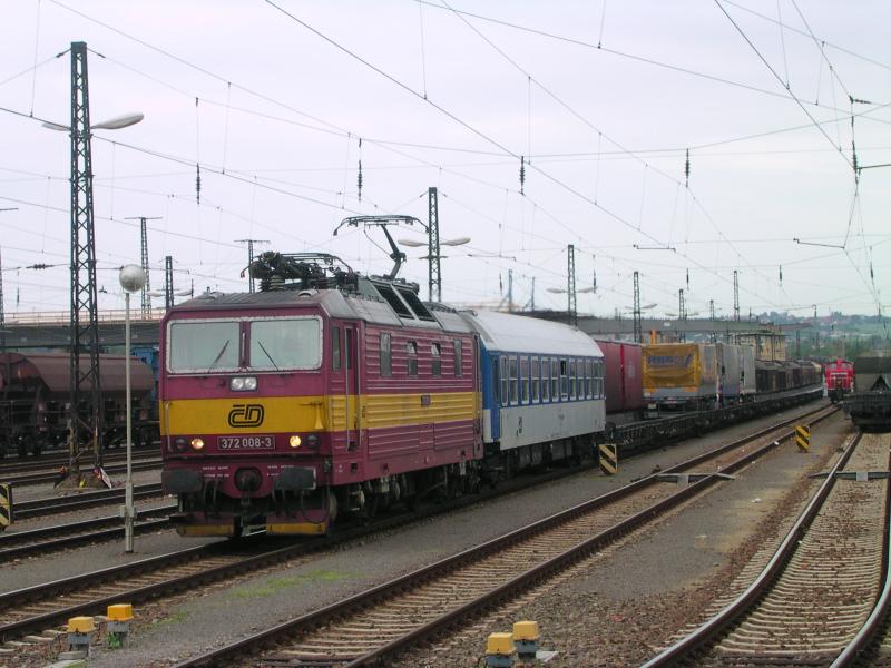   
  
Letzte Fahrt der RoLa ? Keine Huckepackreise mehr fr Laster  18.06.2004 
 
 