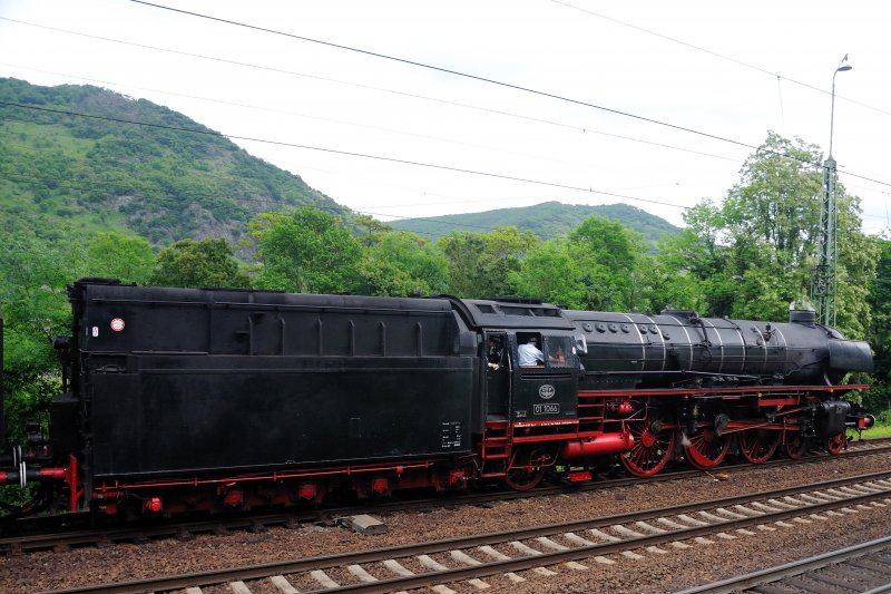 ... ohne Dampf rollte die Lok aus... (Bacharach, 16.05.09).