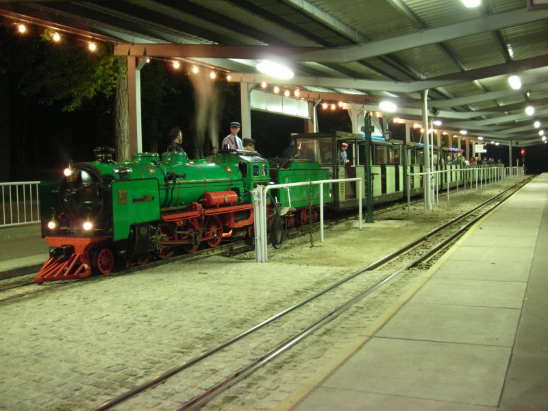 001  Lisa  zu den Abendfahrten am Bf. Zoo. (Juni 2008)