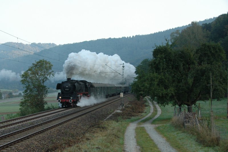 01 045 (eigentlich 01 066) bei Lindach, 26.09.09.
