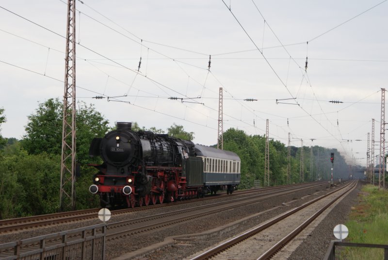01 1066 als Dbz 95009 nach Darmstadt-Kranichstein am 22.05.08 in Dsseldorf Eller Sd