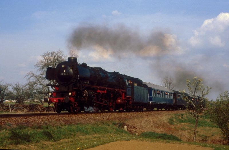 01 1066  bei Hochdorf  20.04.03