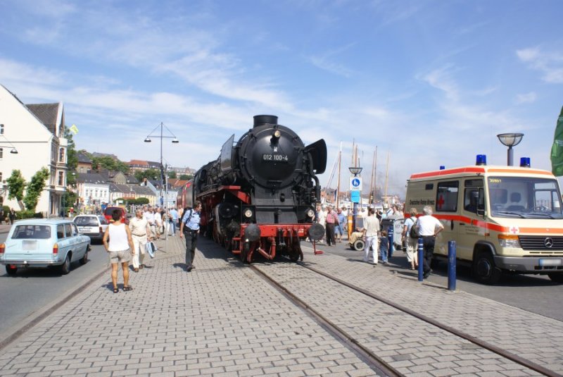 01 1100 steht  am 14.07.2007 in Flensburg zum Bewundern bereit