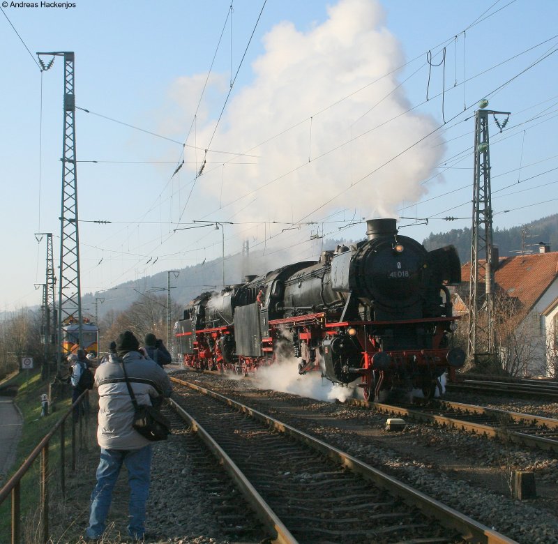 01 202 und 41 018 beim Rangieren in Hausach 3.1.09