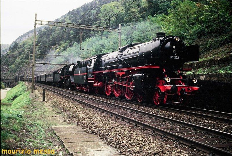 01 202 Verein Pacific + 50 3673 - c/o Lavorgo TI - 22.10.2005