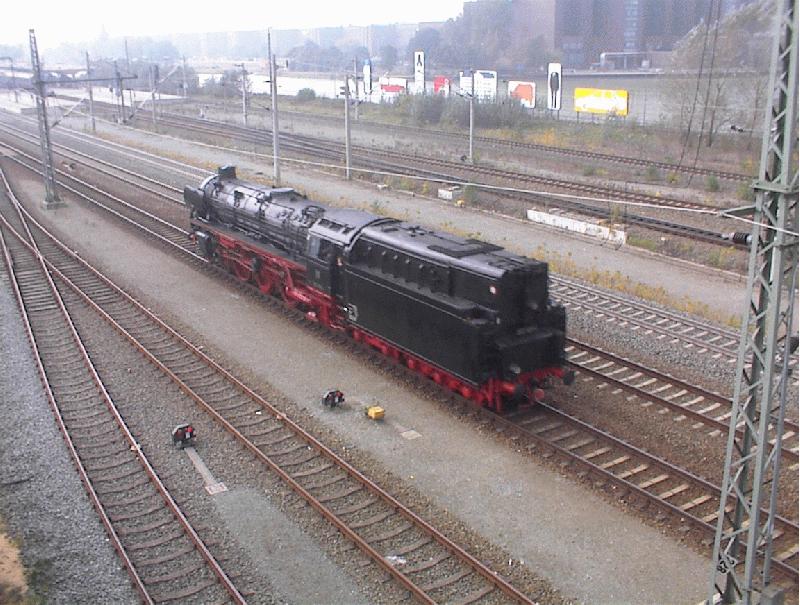 012 100-4 in der Rckansicht. Wolfsburg, 3.10.02