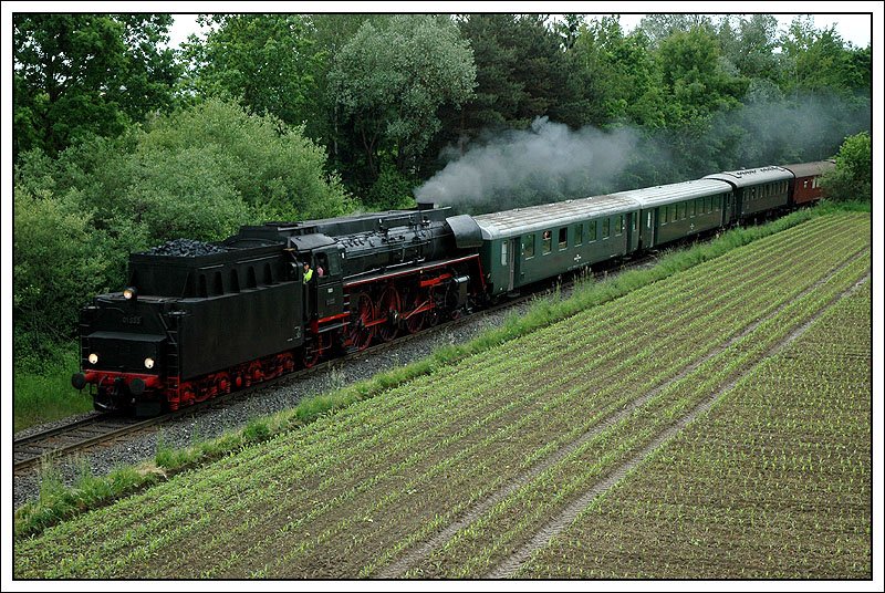 01.533 der GEG am 17.5.2007 bei der Rckfahrt von Lieboch nach Graz als SPz 16272, kurz vor der Durchfahrt in Premsttten-Tobelbad.