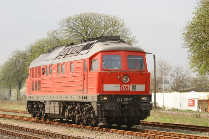 02.05.2006 Bf. Malchow 232 001-7 beim rangieren