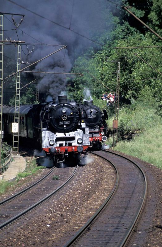 03 1010 und 01 1066 
Parallelfahrt am 06.96 auf der Geislinger Steige