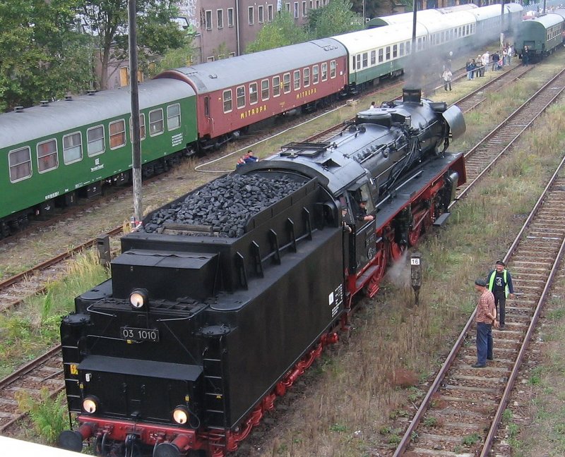 03 1010 vor der Lokparade 2006 in Berlin-Schneweide