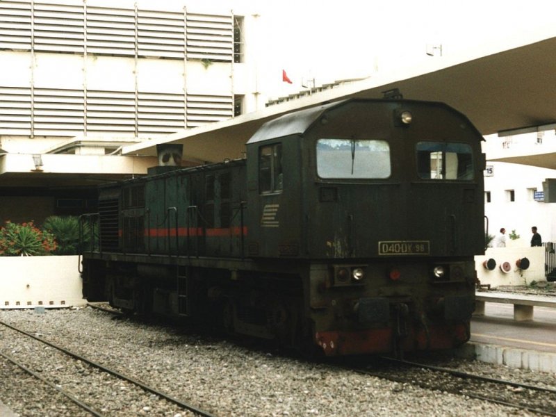 040-DK-98 auf Bahnhof Tunis Ville am 22-04-2002. Bild und scan: Date Jan de Vries.