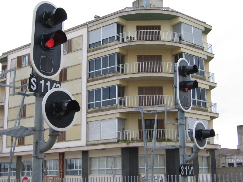 05.01.06,Mallorca/Inca,Ausfahrsignale in Richtung Manacor und Sa Pobla.