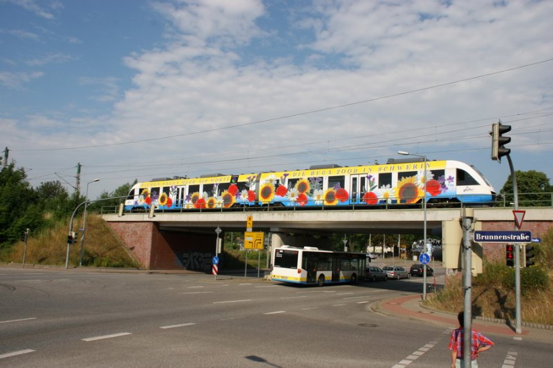 06.07.2006 OLA fhrt in Schwerin ber die Brcke am Obotritenring