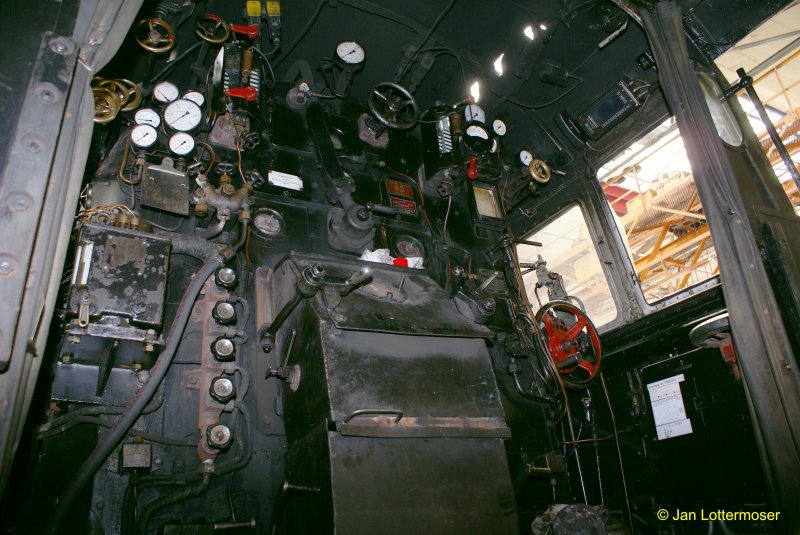 06.09.2008. Einblick in den Fhrerstand einer lgefeuerten Br 41. Aufgenommen bei den Meininger Dampflok Tagen 2008.