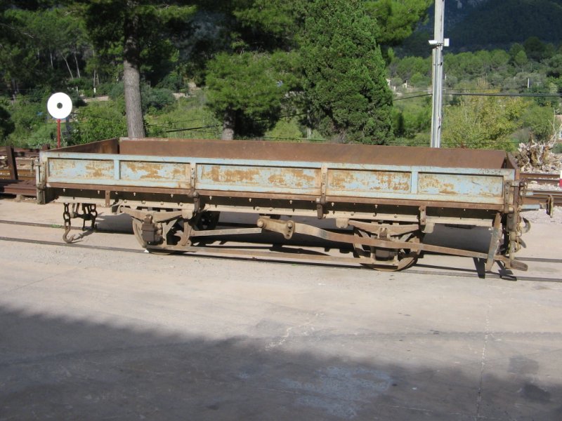 06.11.06,Spanien/Mallorca/Bunyola,Flachwagen fr Gleisbau.