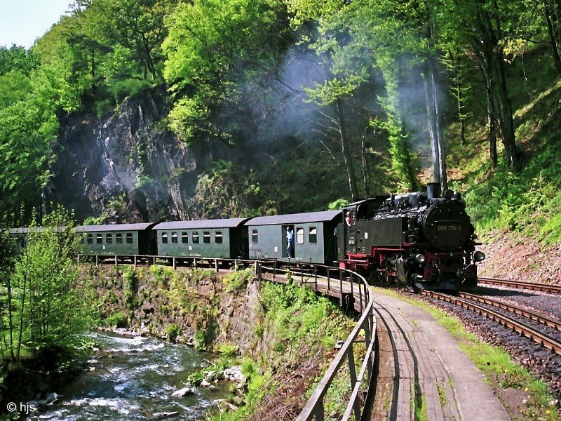 099 735 (99 1762) im Bahnhof Rabenau (15. Mai 1992)