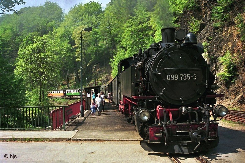 099 735 (99 1762) im Bahnhof Rabenau (15. Mai 1992)