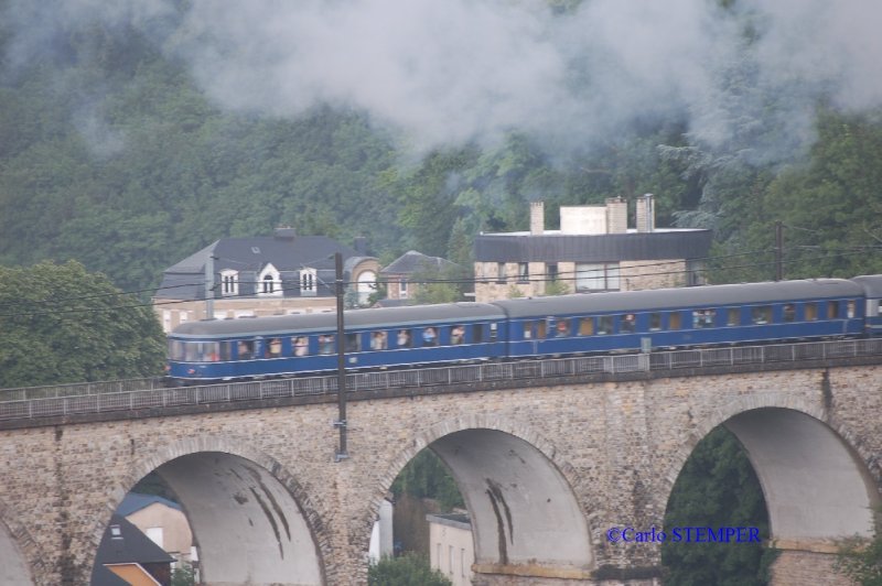 10 Juni 2007 Zugende mit Salonwagen vom Sonderzug mit 01 118 auf dem Viaduc Pfaffenthal auf der Rckfahrt vom Eisenbahnfest Ettelbrck etwa 1km vom Hbf Luxemburg entfernt