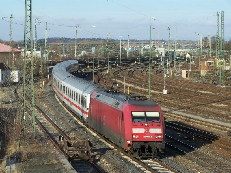 101 001-6 fuhr am 28.Januar 2008 mit dem IC 2066 von Nrnberg Hbf nach Karlsruhe Hbf. Hier bei der Einfahrt in den Bahnhof Aalen.