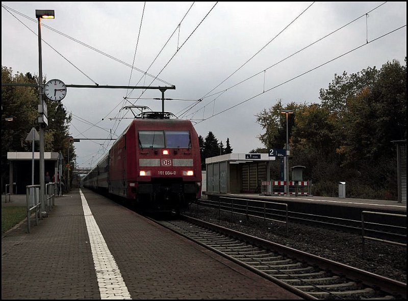 101 004 (9180 6101 004-0 D-DB) durchfhrt mit dem IC 2026, Frankfurt(Main)Hbf – Hamburg-Altona, den Haltepunkt Westbevern. (07.10.2009)