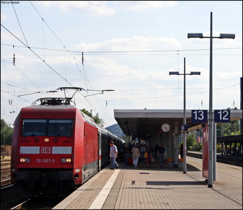 101 007 mit dem IC147 nach Berlin-Ostbahnhof in Minden 31.7.2009