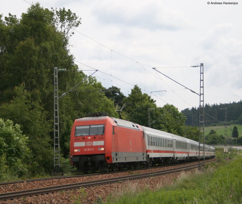 101 012-3 mit dem IC 2004 (Konstanz-Emden) am km 70,0 15.6.08