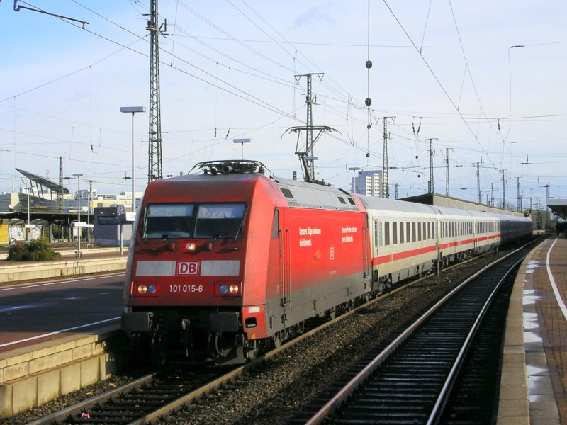 101 015-6 mit IC 2027 ,Ausfahrt in Dortmund Hbf.(11.11.2008)