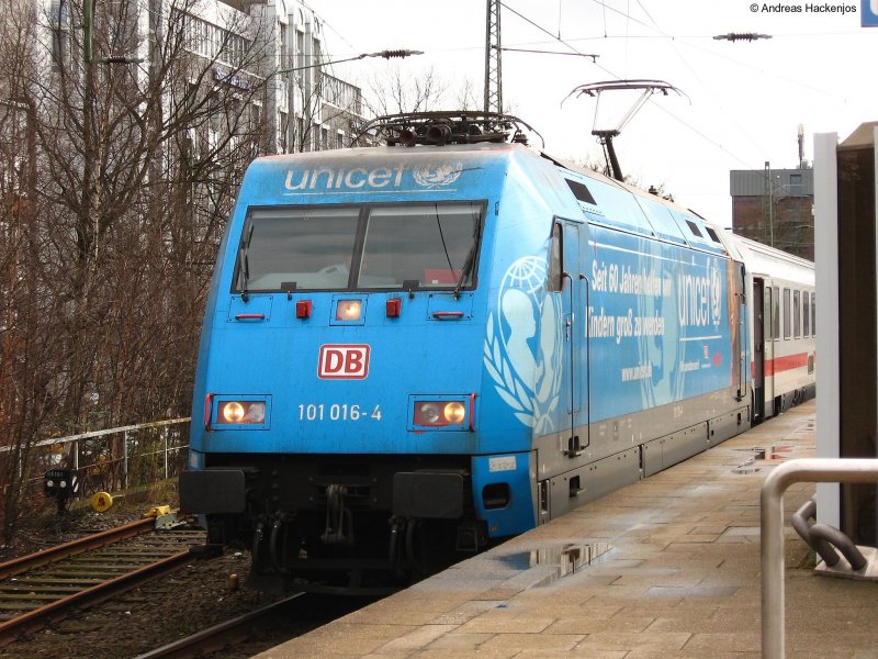 101 016-4  Unicef  mit dem IC 2375 in Hmb Altona 29.3.08