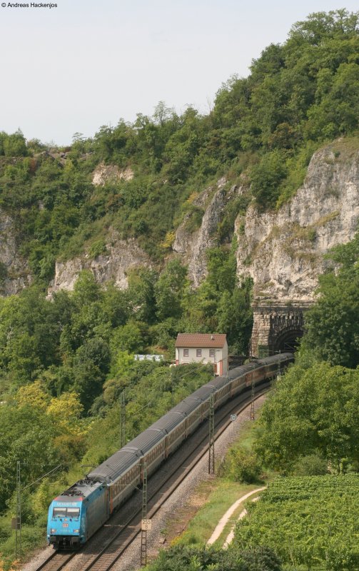 101 016-4  Unicef  mit dem EC7 (Hamburg-Altona-Chur) am Kirchbergtunnel bei Istein am 14.8.08