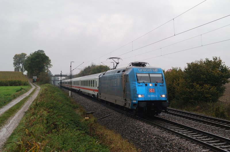 101 016 (Unicef) mit IC 2201 bei Hattenhofen (26.09.2007)