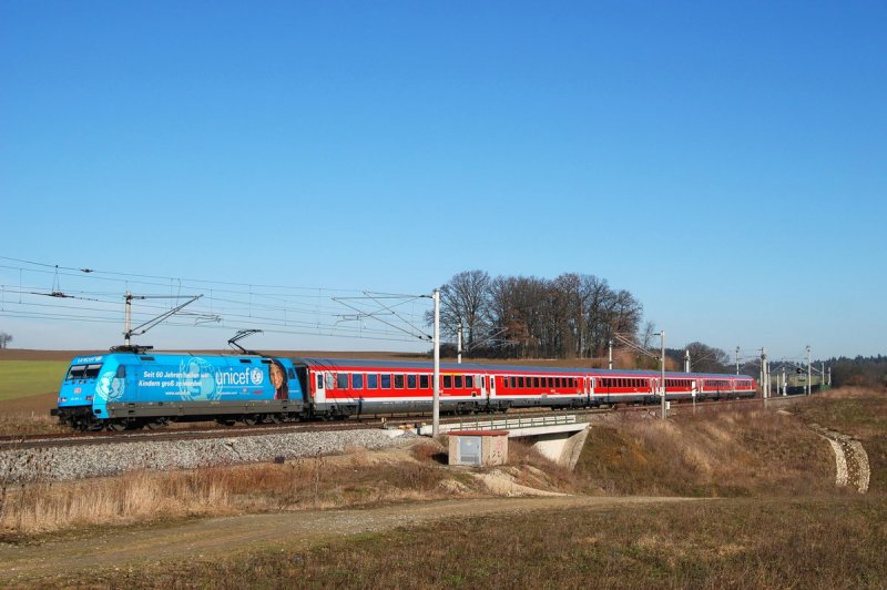 101 016 (Unicef) mit RE 4037 vor Petershausen (16.02.2007)