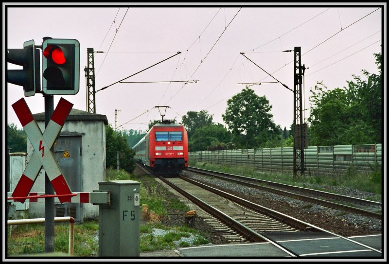 101 021 bringt einen InterCity von Luxembourg nach Norddeich Mole. Aufgenommen bei Haltern am See.