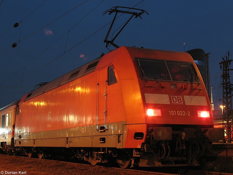 101 022-2 am 02. Juni 2007 in Dortmund Hauptbahnhof.