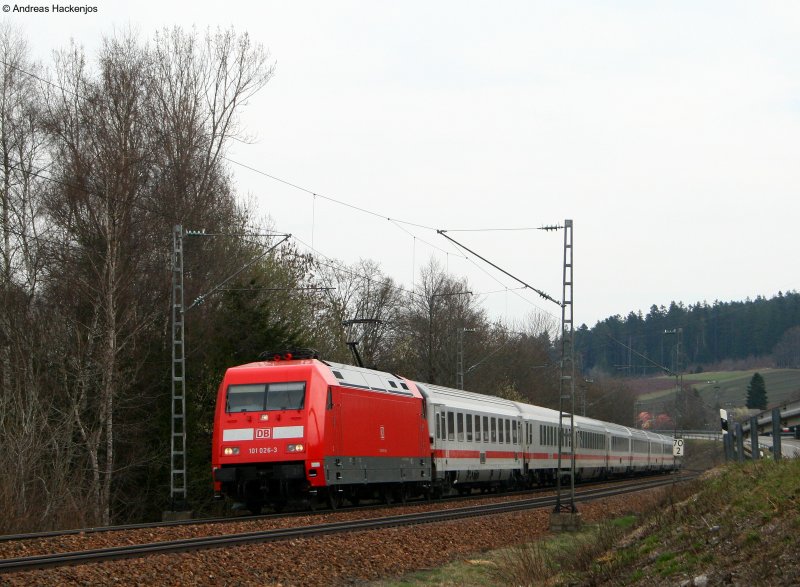 101 026-3 mit dem IC2370 (Konstanz-Hamburg Altona) am km 70,0 12.4.09