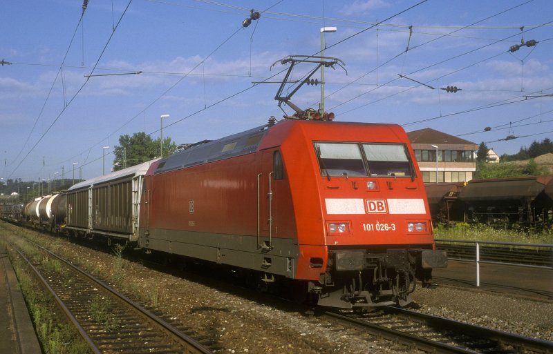 101 026  Mhlacker  01.08.98  mit Gterzug