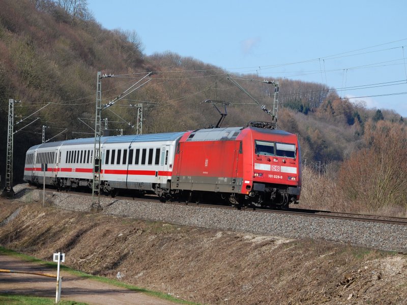 101 028-9 mit IC 2371 nach Radolfzell am 30.03.2009 kurz vor Freden(Leine) -> Kreiensen