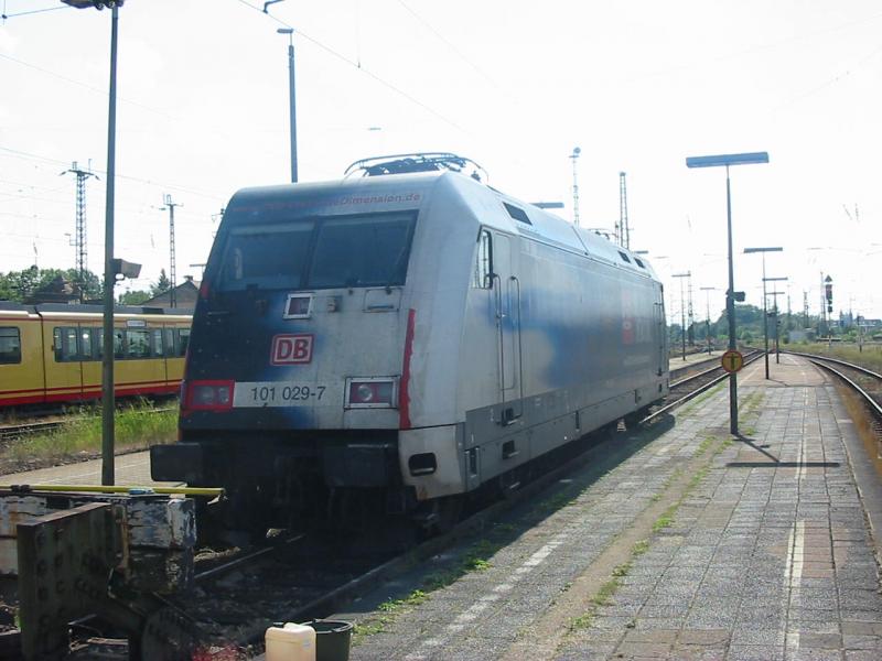 101-029 am 10.8.2005 in Karlsruhe Hbf abgestellt.