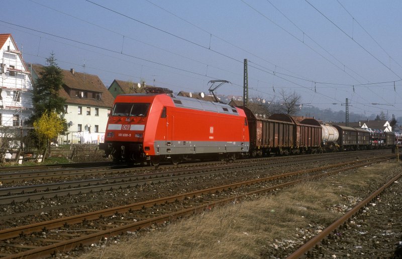 101 030  Ebersbach ( Fils )  16.03.02  mit Gterzug