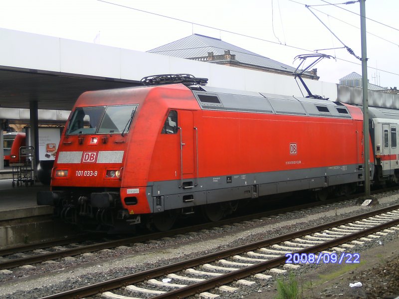101-033-9 auf dem Weg nach Karlsruhe in Hannover HBF