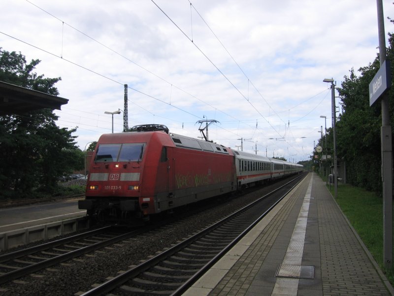 101 033 durchfhrt Bonn-Mehlem am 26.06.2007 mit IC 434 nach Luxemburg.