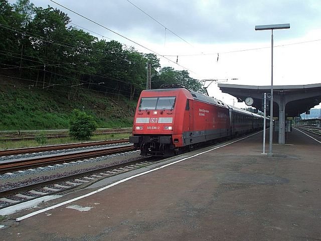 101 036-2 mit einem IC nach Karlsruhe am 02.06.2007 in Kreiensen.